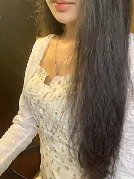 Snapshot of Nhinhi18 chatting on April 13, 2:11 pm Nhinhi18 online show from April 13, 2:11 pm