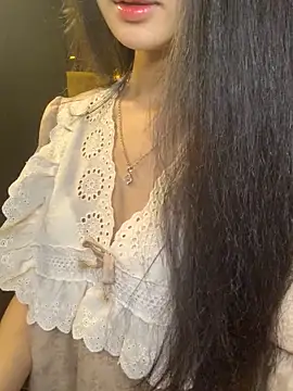 Snapshot of Nhinhi18 chatting on May 14, 2:57 pm Nhinhi18 online show from May 14, 2:57 pm