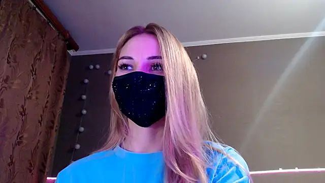 Iris lave online show from December 5, 6:15 pm