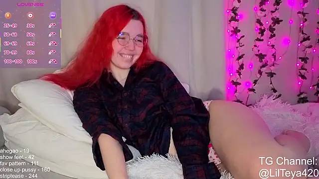 Snapshot of little_Teya chatting on January 18, 9:02 am little Teya online show from January 18, 9:02 am