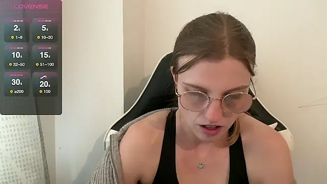 BustyKellyXXX online show from October 29, 2:19 pm