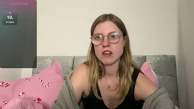 Snapshot of BustyKellyXXX chatting on November 23, 7:13 pm BustyKellyXXX online show from November 23, 7:13 pm