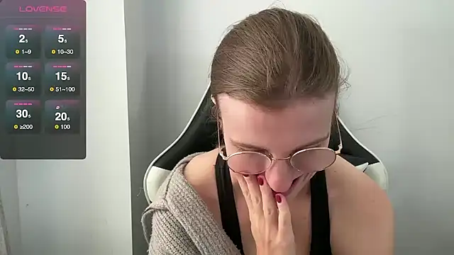 Snapshot of BustyKellyXXX chatting on November 25, 10:26 am BustyKellyXXX online show from November 25, 10:26 am