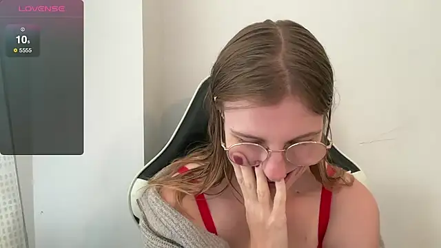 Snapshot of BustyKellyXXX chatting on November 28, 11:13 am BustyKellyXXX online show from November 28, 11:13 am