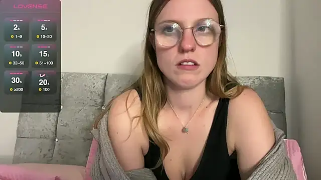 Snapshot of BustyKellyXXX chatting on November 30, 7:29 pm BustyKellyXXX online show from November 30, 7:29 pm