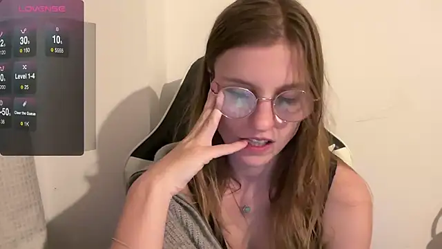 Snapshot of BustyKellyXXX chatting on December 14, 7:51 pm BustyKellyXXX online show from December 14, 7:51 pm