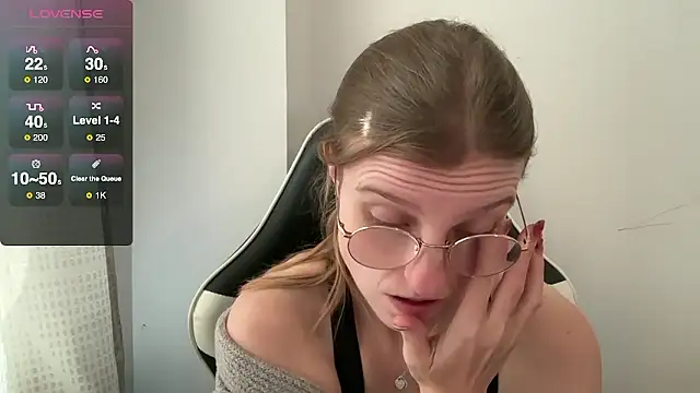 Snapshot of BustyKellyXXX chatting on January 9, 10:18 am BustyKellyXXX online show from January 9, 10:18 am