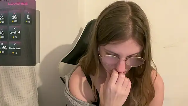 Snapshot of BustyKellyXXX chatting on January 17, 8:01 pm BustyKellyXXX online show from January 17, 8:01 pm