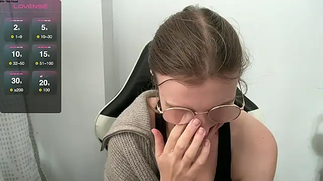 Snapshot of BustyKellyXXX chatting on February 4, 2:23 pm BustyKellyXXX online show from February 4, 2:23 pm