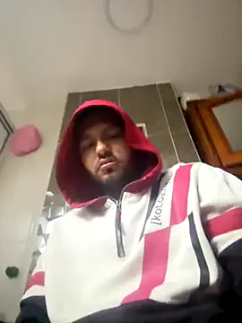 Snapshot of Frank0021 chatting on September 18, 9:44 am Frank0021 online show from September 18, 9:44 am