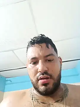 Snapshot of Frank0021 chatting on October 23, 2:00 am Frank0021 online show from October 23, 2:00 am