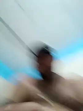 Snapshot of Frank0021 chatting on October 23, 10:52 pm Frank0021 online show from October 23, 10:52 pm