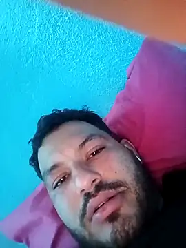 Snapshot of Frank0021 chatting on November 26, 2:01 am Frank0021 online show from November 26, 2:01 am