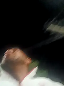 Snapshot of Frank0021 chatting on December 22, 8:11 am Frank0021 online show from December 22, 8:11 am