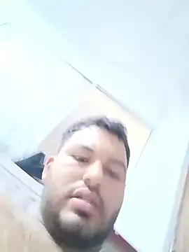 Snapshot of Frank0021 chatting on January 7, 8:11 pm Frank0021 online show from January 7, 8:11 pm