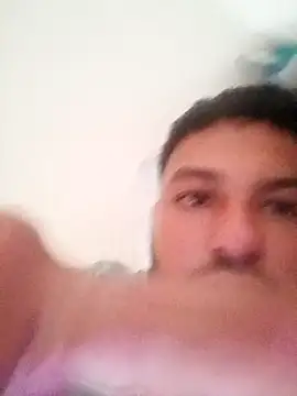 Snapshot of Frank0021 chatting on January 10, 5:37 pm Frank0021 online show from January 10, 5:37 pm