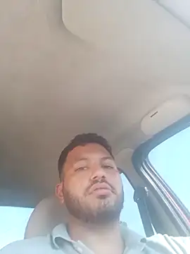 Snapshot of Frank0021 chatting on March 29, 8:31 pm Frank0021 online show from March 29, 8:31 pm