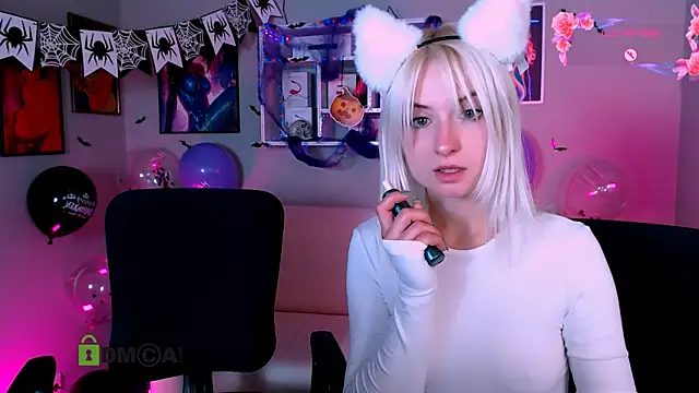 Snapshot of lorraine_carter chatting on October 27, 6:01 pm lorraine carter online show from October 27, 6:01 pm