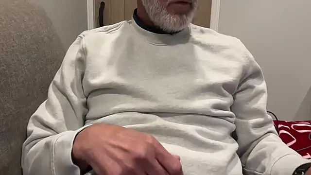 Snapshot of braselton06 chatting on April 1, 11:33 am braselton06 online show from April 1, 11:33 am