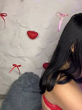 Snapshot of Maddy_w chatting on February 15, 4:53 am Maddy w online show from February 15, 4:53 am