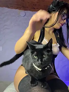 Snapshot of Maddy_w chatting on March 21, 4:06 am Maddy w online show from March 21, 4:06 am