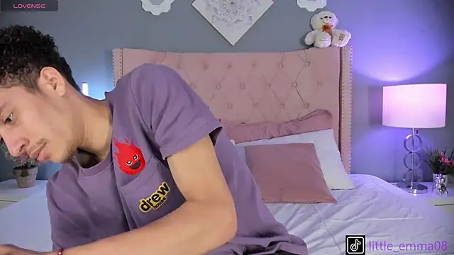 Joe And Emma online show from October 2, 9:33 pm