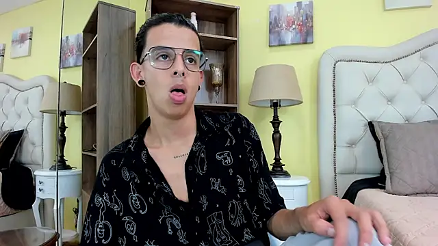 Ibratxandy online show from December 13, 7:53 pm