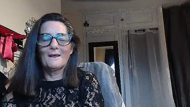 Snapshot of Mistress-Ivy51 chatting on October 17, 6:38 am Mistress-Ivy51 online show from October 17, 6:38 am