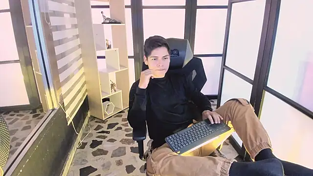 Asta Black online show from September 12, 2:33 am