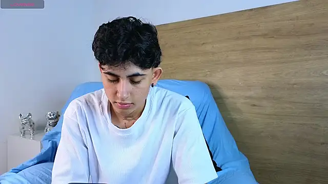 Snapshot of Stiven_Benet_ chatting on September 12, 1:11 pm Stiven Benet  online show from September 12, 1:11 pm