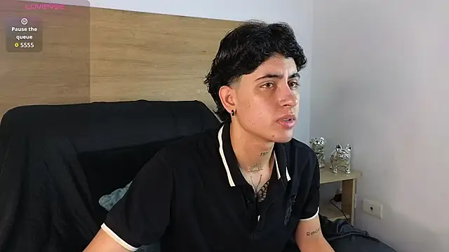 Snapshot of Stiven_Benet_ chatting on September 13, 11:54 am Stiven Benet  online show from September 13, 11:54 am