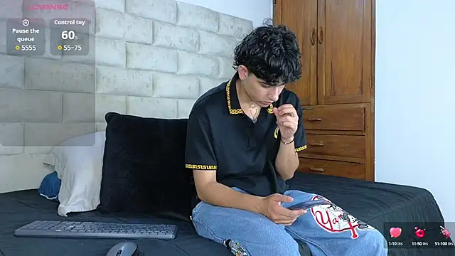 Snapshot of Stiven_Benet_ chatting on September 26, 10:52 am Stiven Benet  online show from September 26, 10:52 am