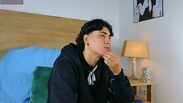 Snapshot of Stiven_Benet_ chatting on October 16, 2:51 pm Stiven Benet  online show from October 16, 2:51 pm