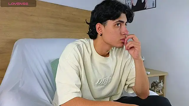 Snapshot of Stiven_Benet_ chatting on November 1, 12:51 pm Stiven Benet  online show from November 1, 12:51 pm