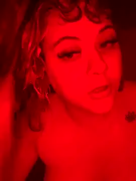 Snapshot of Dulceluz_420 chatting on November 4, 9:25 pm Dulceluz 420 online show from November 4, 9:25 pm