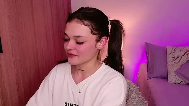 Snapshot of DulceDuarte chatting on January 11, 4:50 am DulceDuarte online show from January 11, 4:50 am