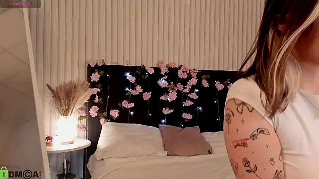 Snapshot of Kati_Li chatting on October 7, 10:56 am Kati Li online show from October 7, 10:56 am