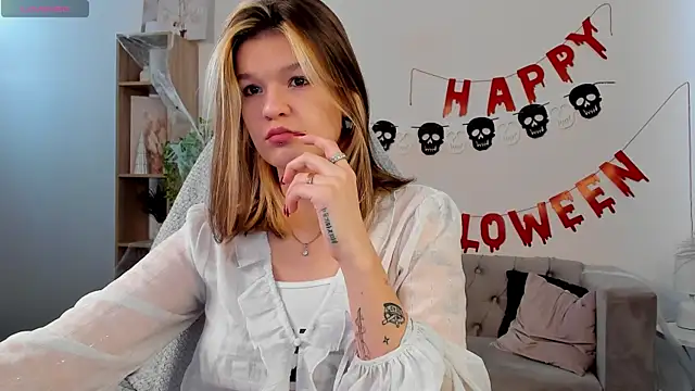 Snapshot of Kati_Li chatting on November 3, 10:16 am Kati Li online show from November 3, 10:16 am