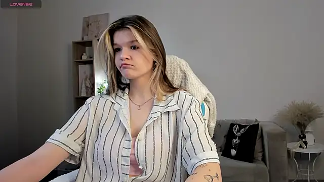 Kati Li online show from November 17, 10:54 am