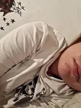 Snapshot of hotjengg44 chatting on April 1, 6:14 am hotjengg44 online show from April 1, 6:14 am