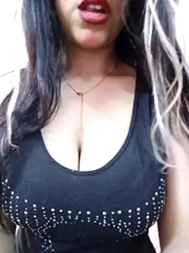 Snapshot of Princessa05 chatting on May 2, 12:32 pm Princessa05 online show from May 2, 12:32 pm