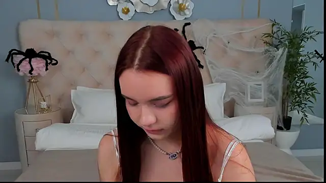 NoraHaynes online show from November 3, 3:08 am