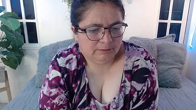 Linda banks  online show from November 27, 1:29 am