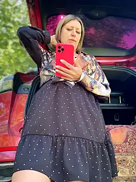 Milena-MilfaXXX online show from May 18, 4:07 am
