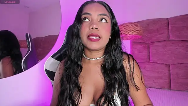 dani velvet online show from December 4, 2:43 am