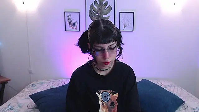 Snapshot of Rose_72 chatting on March 16, 6:56 pm Rose 72 online show from March 16, 6:56 pm
