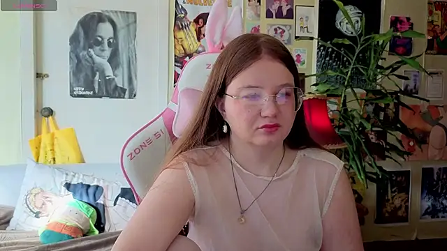 Sienna-Cow online show from September 30, 11:37 am