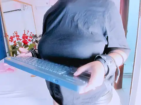 nahomy ryans online show from November 16, 2:06 am