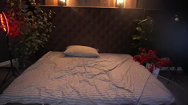 CrystallPaws online show from June 30, 5:52 am
