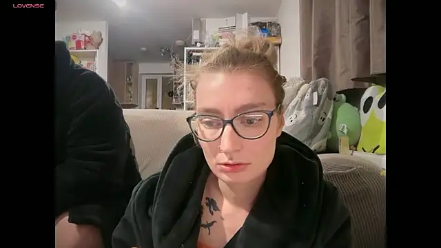 Snapshot of harleyblair chatting on February 23, 11:02 pm harleyblair online show from February 23, 11:02 pm